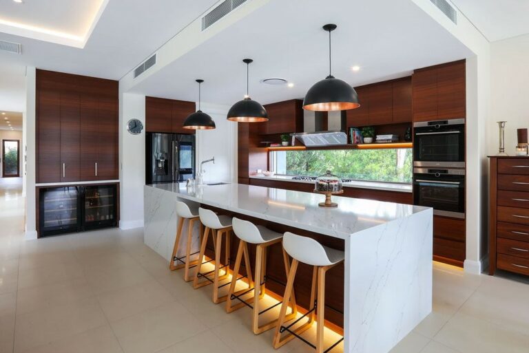 Large stone centre unit