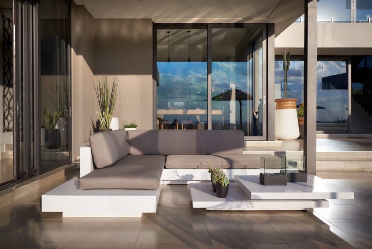 Modern Outdoor Seating