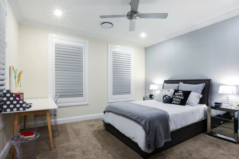 Simplistic Teenagers Room
